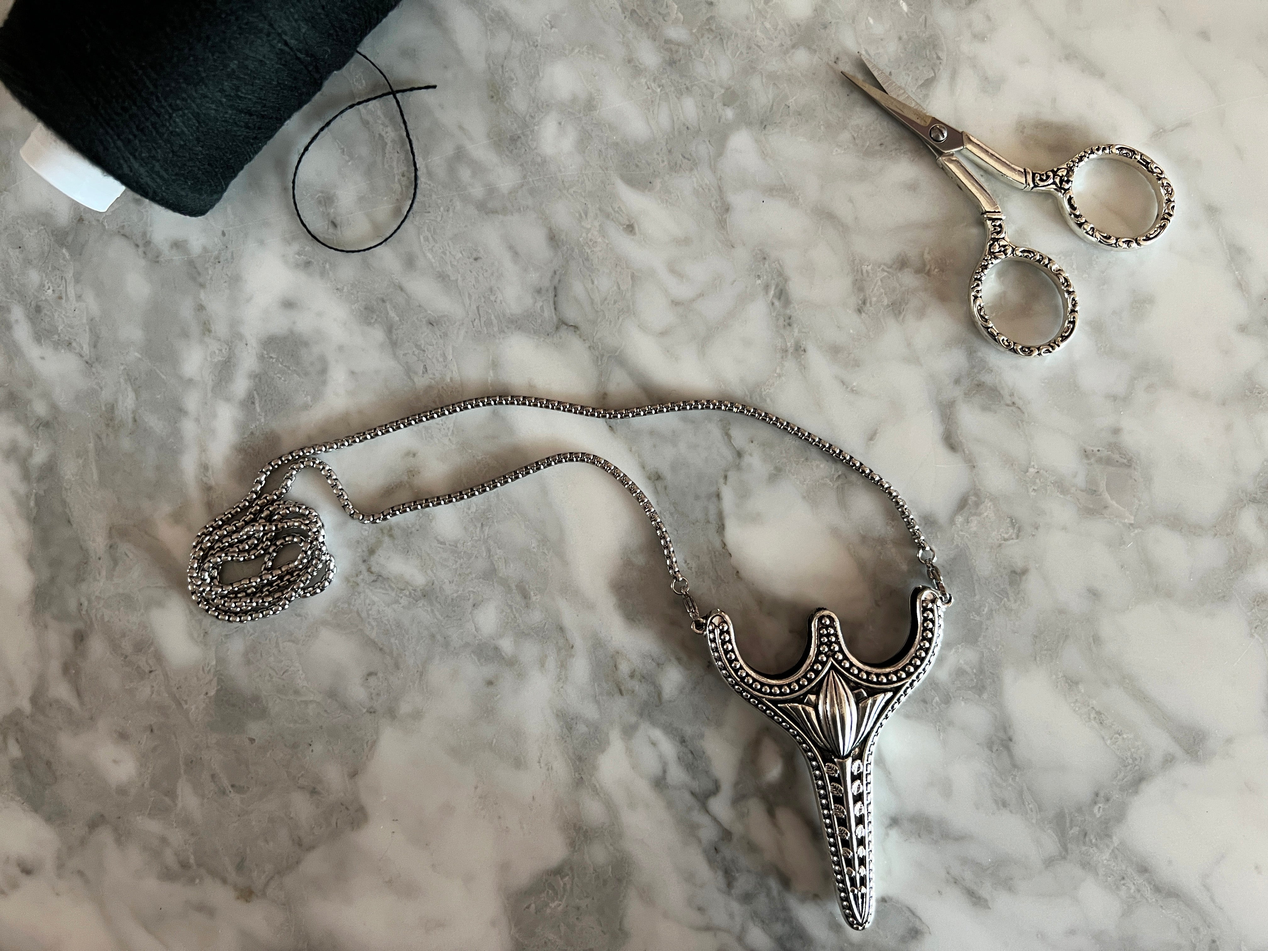 Thread Scissors Intricate Ornate Silver Tulip Scissors with Necklace Sheath – Thread Honey